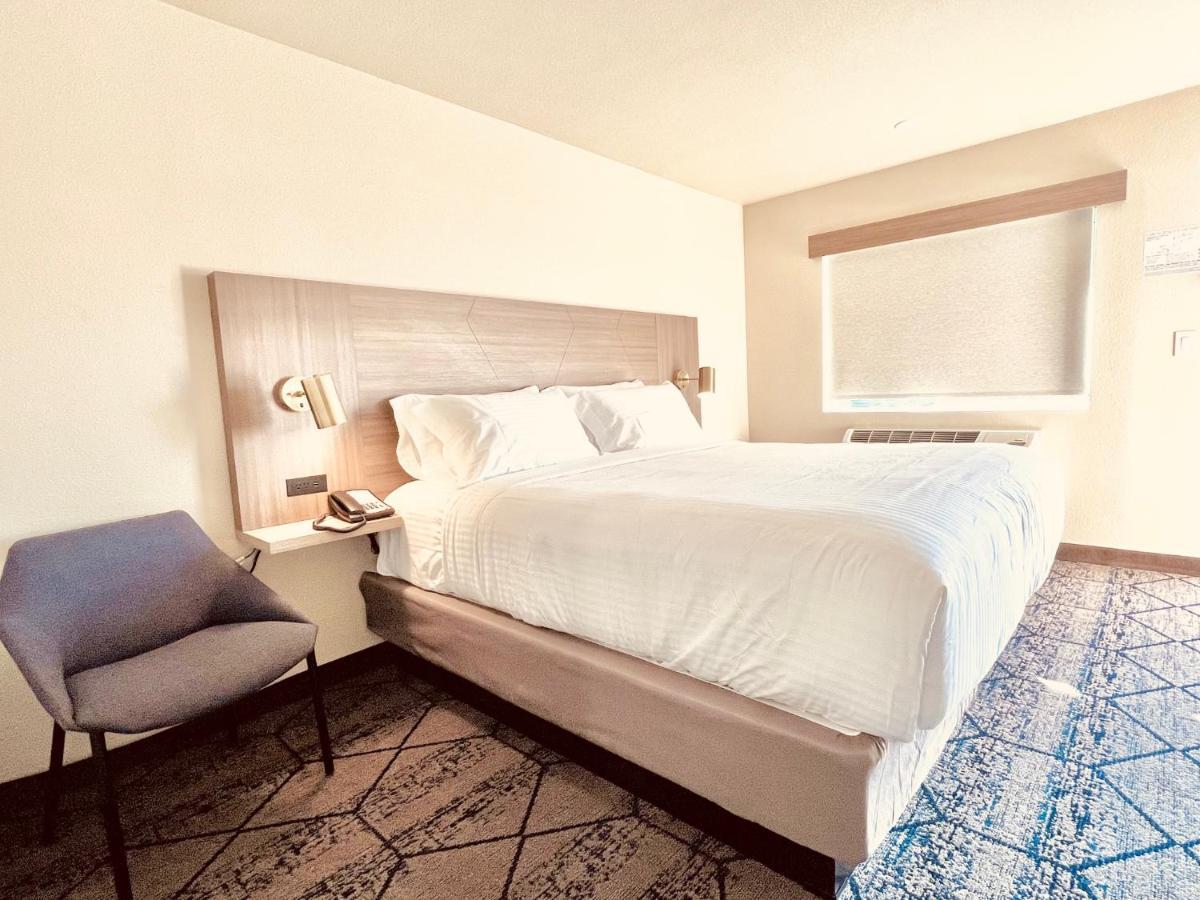 Ramada By Wyndham Modesto Yosemite Area Hotel Kültér fotó