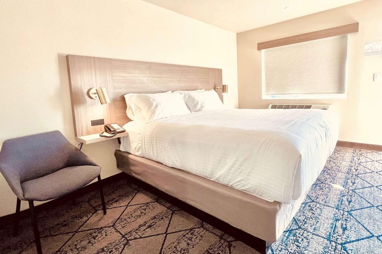 Ramada By Wyndham Modesto Yosemite Area Hotel Kültér fotó