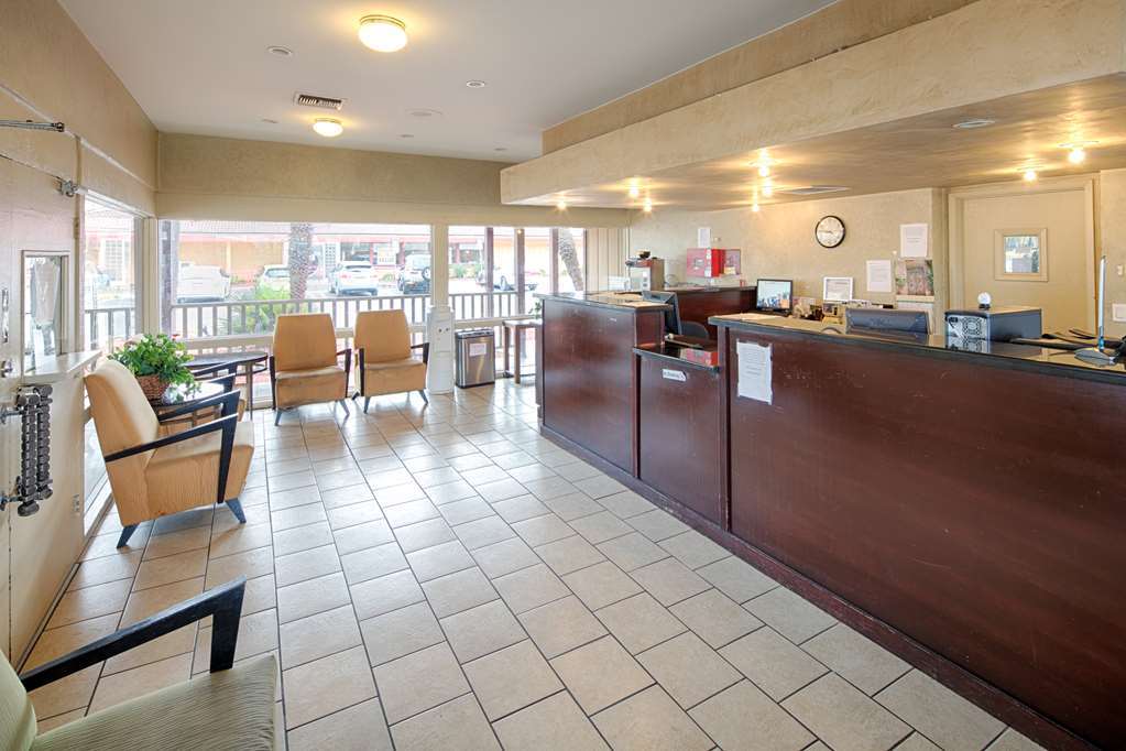 Ramada By Wyndham Modesto Yosemite Area Hotel Beltér fotó