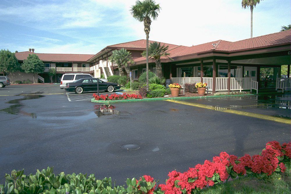 Ramada By Wyndham Modesto Yosemite Area Hotel Kültér fotó