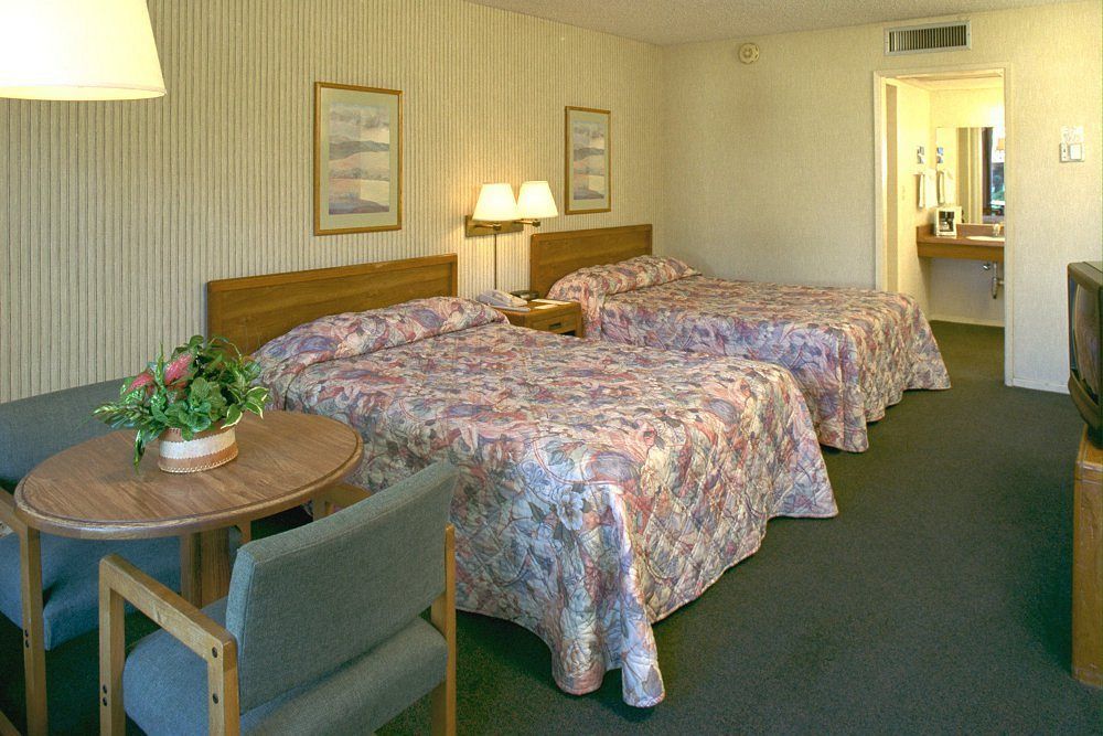 Ramada By Wyndham Modesto Yosemite Area Hotel Kültér fotó
