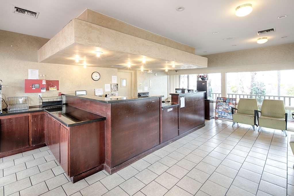 Ramada By Wyndham Modesto Yosemite Area Hotel Beltér fotó
