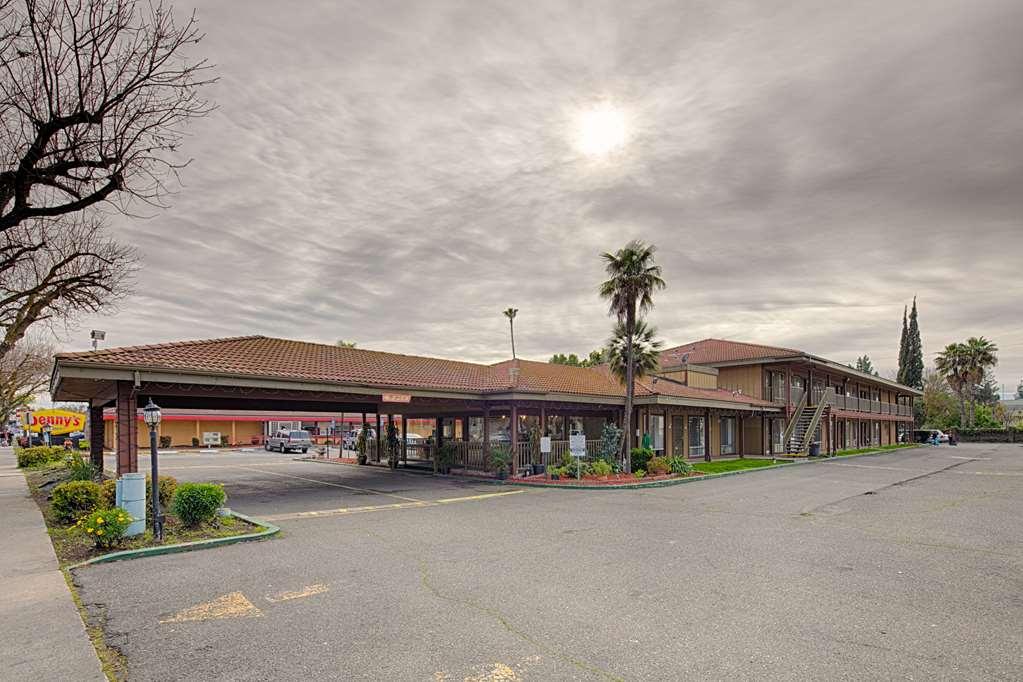 Ramada By Wyndham Modesto Yosemite Area Hotel Kültér fotó